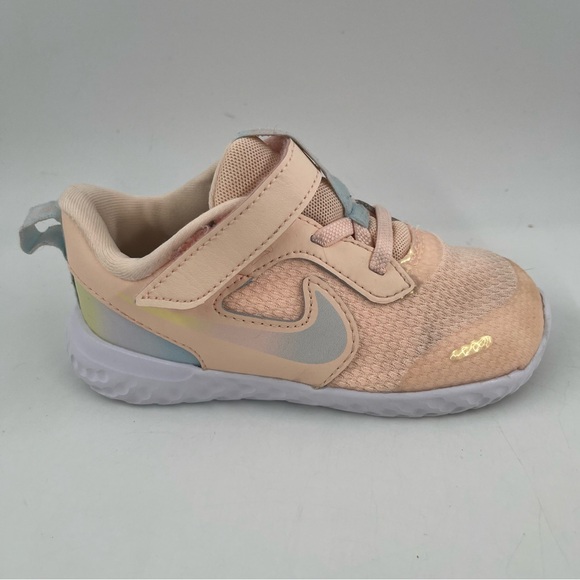 Nike Girl’s Flex Runner 2 Peach Slip-On Sneaker Athletic Shoe- Size 10 C - Picture 1 of 12